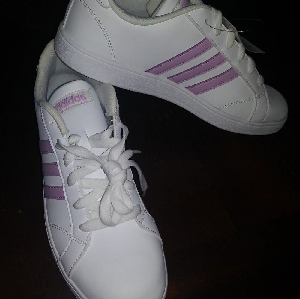 NWT LADIES ADIDAS LAVENDER SIZE 7